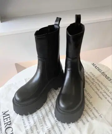 [ moment+ ] 통굽 숏부츠