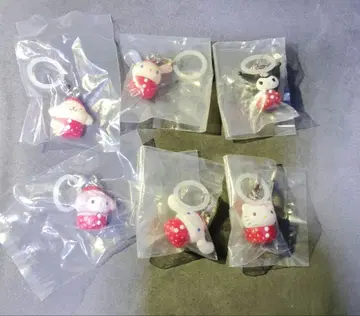 산리오 딸기 메지루시 액세서리