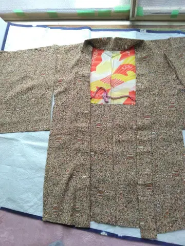 앤티크 겉옷 크레이프 원단 브라운 계열 꽃과 꽃병