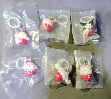 산리오 딸기 메지루시 액세서리