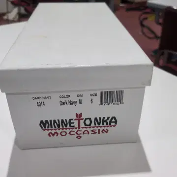 미네통카 다크 네이비 모카신 6