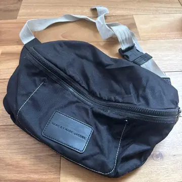 마크 바이 마크 제이콥스 바디백 블랙 대용량