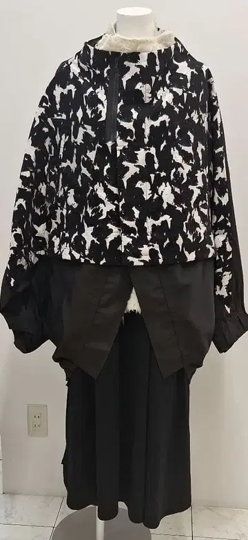 새상품 모유르 코트