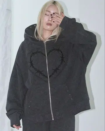 하트 타투 하트 스티치 스터드 후디