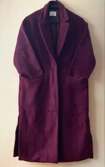 버건디 롱 코트