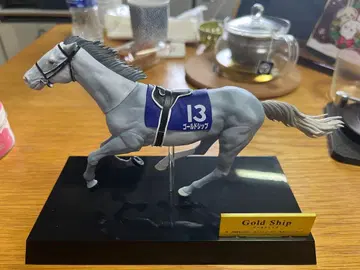 골드십 경주마 피규어 번호 13