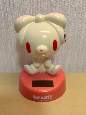 범용 토끼 화이트 솔라 피규어