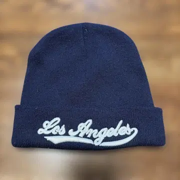 Los Angeles 자수 네이비 니트 비니