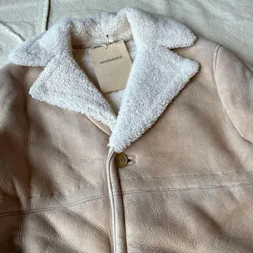 새상품 NAISSANCE 무스탕 코트 정가 250,800엔