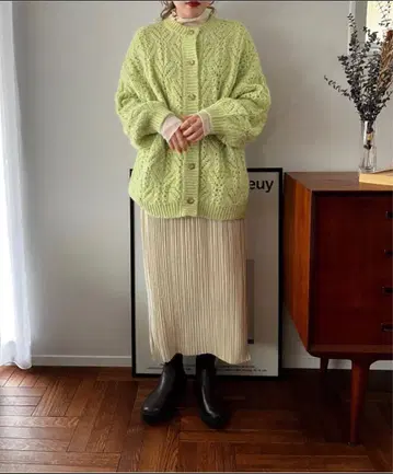 라이트 그린 케이블 니트 가디건
