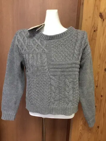 attention 그레이 니트 스웨터 긴팔