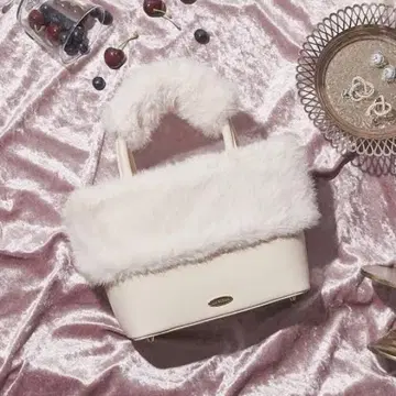 LILY BROWN 에코 퍼 콤비 멀티 웨이트 토트 숄더백