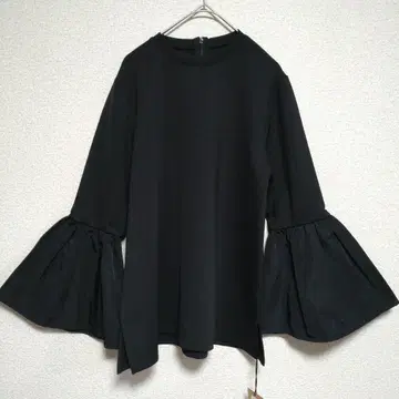 택 포함 미사용품 meri 벨 슬리브 블랙 티셔츠 포멀