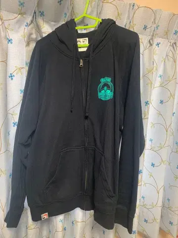 포켓몬 WCS2023 후드티 M 사이즈