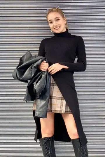 EGOIST 오버 슬릿 터틀 니트 블랙