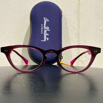 미사용 앙발렌타인 안경 케이스 포함