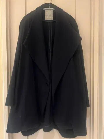 BEARDSLEY 울 코트 오버 사이즈 실루엣