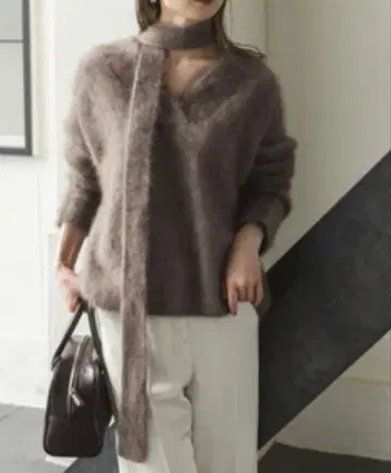 Noble 퍼 니트 V넥 풀오버