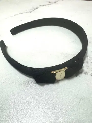 페라가모 머리띠