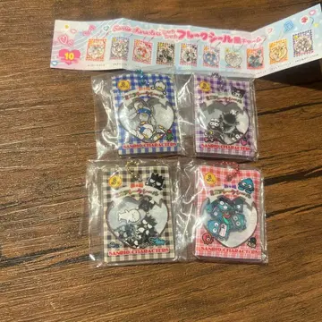 산리오 캐릭터즈 바스락 프레이크 씰풍 참 4개 세트