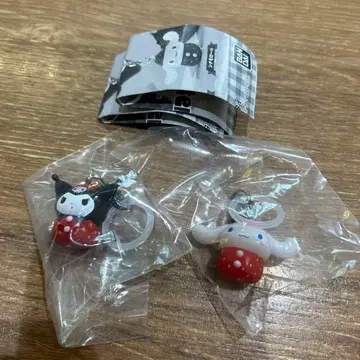 산리오 캐릭터즈 딸기 메지루시 액세서리