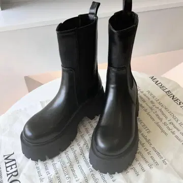 moment+ 통굽 사이드 고어 부츠