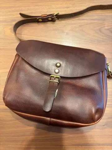 NORDFELD 노르드펠드 포스트맨 숄더 M