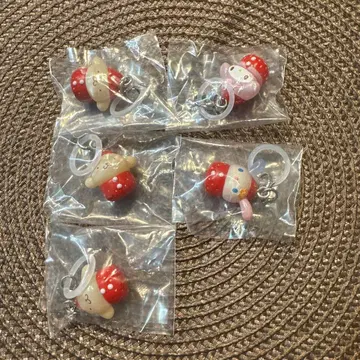 산리오 딸기 메지루시 액세서리