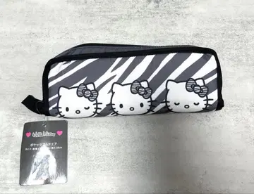 새상품 헬로키티 포켓터블 체어 접이식 의자 제브라 패턴 블랙