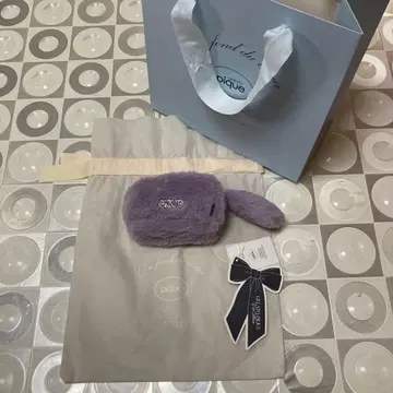 새상품 신상 GELATE PIQUE 퍼플 퍼 파우치