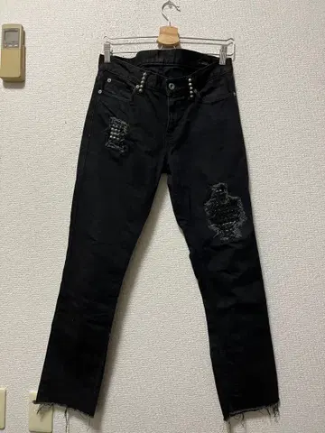 자크 발가스 스파이크 스터드 장식 데님 /L 블랙 데미지 가공 y2k