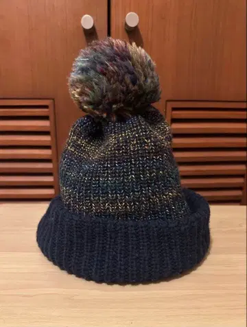 CA4LA 네이비 폼폼 포함 니트 모자