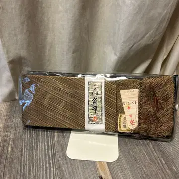 브라운 옷감 전통적인 디자인