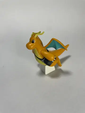 드래곤 피규어 오렌지 컬러 날개 포함