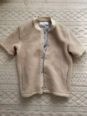 CURLY 베이지 플리스 자켓 숏슬리브