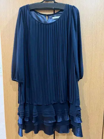 플리츠 디자인 드레스