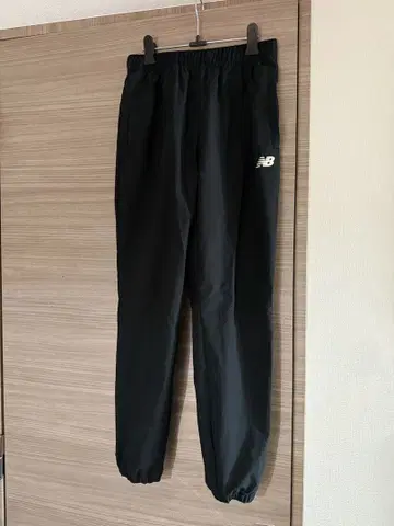 뉴발란스 팬츠 블랙 끈 포함 저리