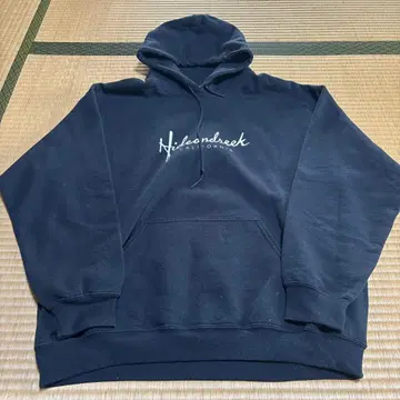 HIDE AND SEEK 후드티