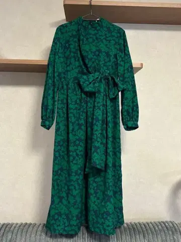 [새상품급] SLY 스라이 올 패턴 롱 원피스 그린