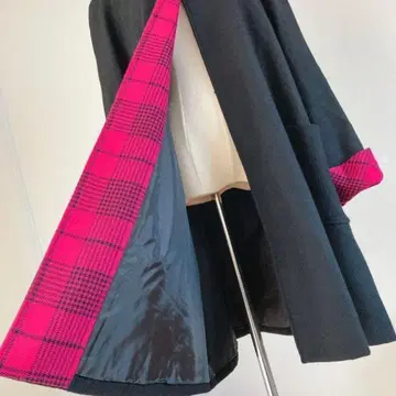 블랙 x 핑크 체크 무늬 안감이 귀여운 롱 코트 LL