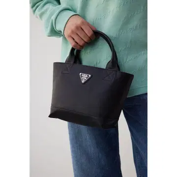 AZUL 로고 플레이트 미니 토트백