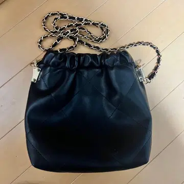 블랙 2WAY 체인 퀼팅 백