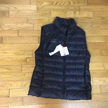 유니클로 울트라 라이트 다운 블랙 다운 베스트 L