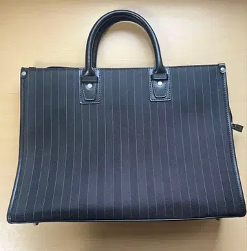 비즈니스 백 스트라이프