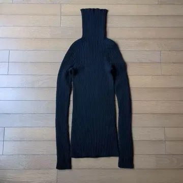 블랙 리브 하이넥 니트