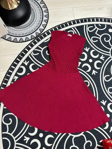 FRAY I.D 버건디 슬리브리스 니트 원피스