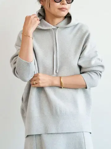 두지엠 클라세 스무스 탑 후디 2024