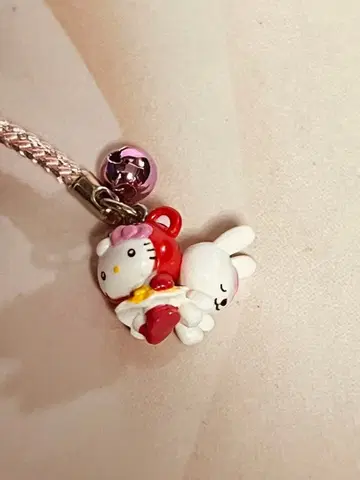 아키바 헬로키티와 토끼 스트랩 방울 포함