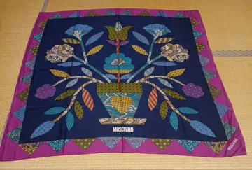 MOSCHINO 꽃병과 꽃 디자인 대형 스톨