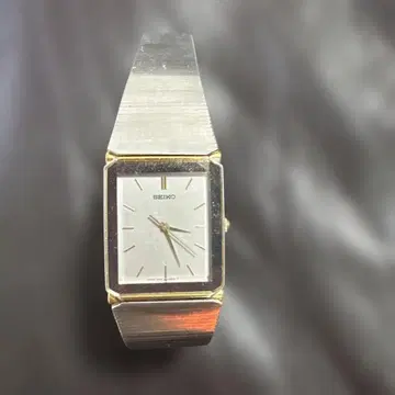 SEIKO 아날로그 쿼츠 손목시계 실버